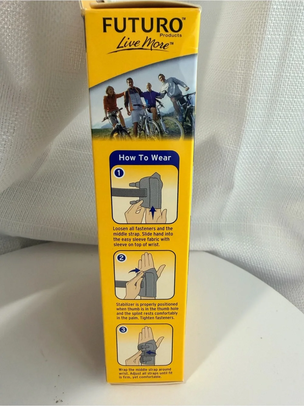 New-FUTURO Energizing Wrist Support Brace - Small/Medium Right Hand - Black